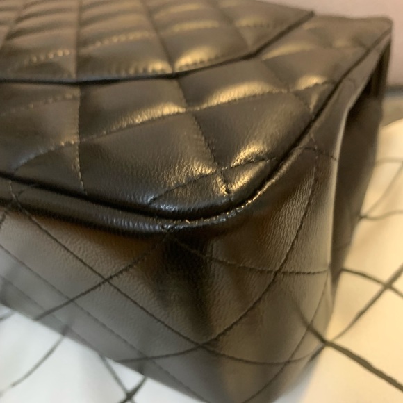 SOLD !!Authentic EUC CHANEL Medium Classic - Picture 6 of 8